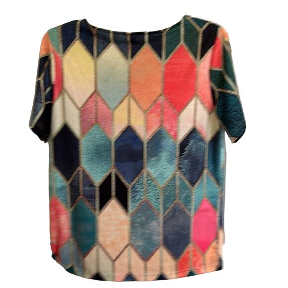 Exclusive size, small geometric design, short sleeve top lightweight - Picture 3 of 6